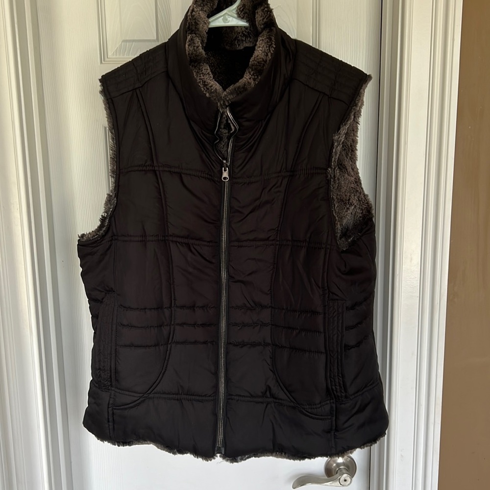 Ladies Black Fur reversible vest like new 1X KC Collections